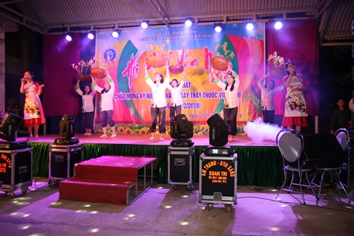 benh vien da khoa huyen bo trach to chuc hoi dien van nghe nhan ngay thay thuoc viet nam