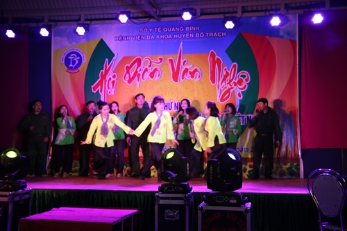 benh vien da khoa huyen bo trach to chuc hoi dien van nghe nhan ngay thay thuoc viet nam