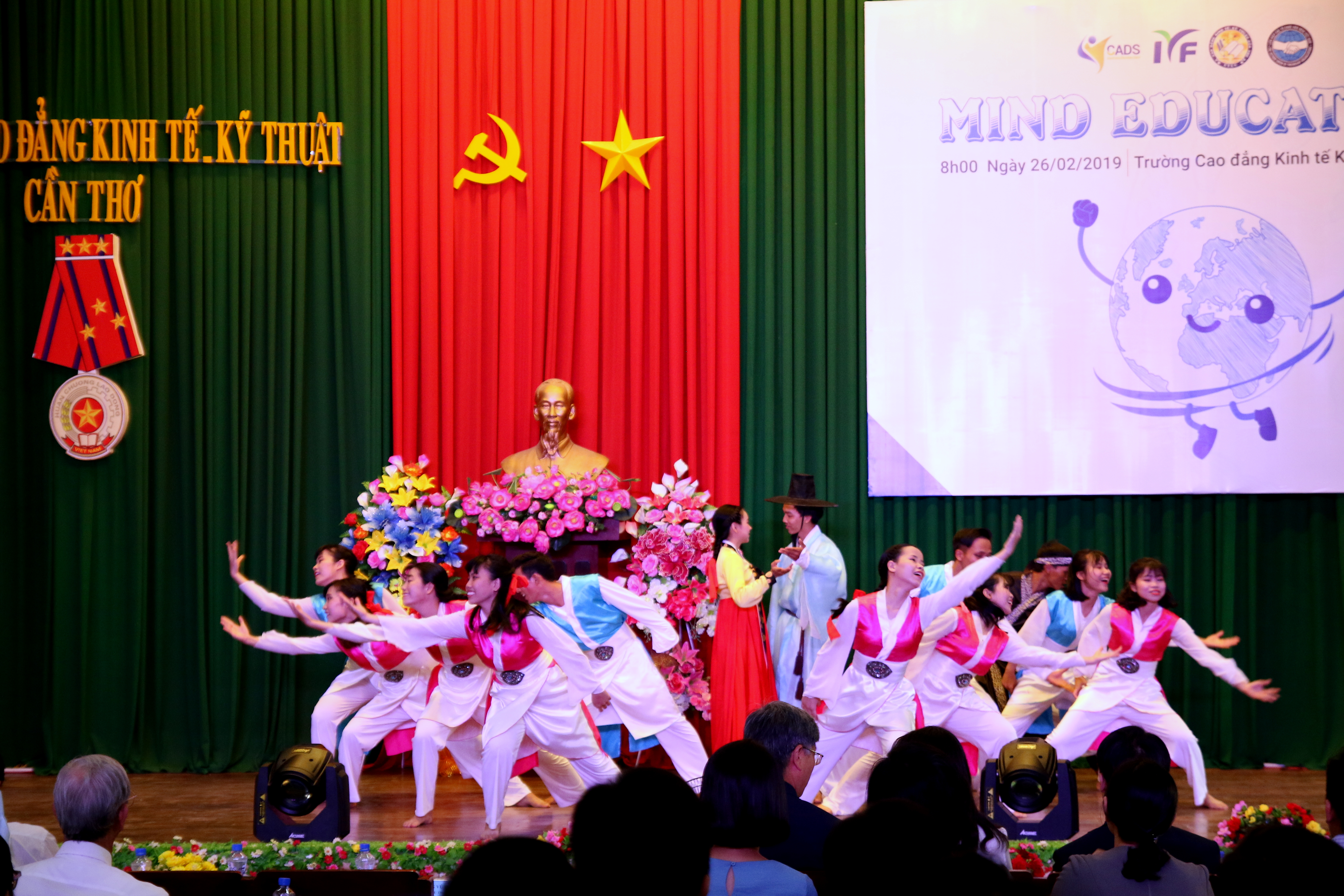 can tho de cao vai tro thanh nien hoc sinh sinh vien trong doi ngoai nhan dan