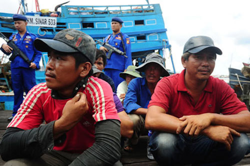 indonesia bat giu 25 ngu dan cung hai tau ca treo co viet nam