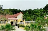 bi thu huyen dao ham xuyen nui noi gi