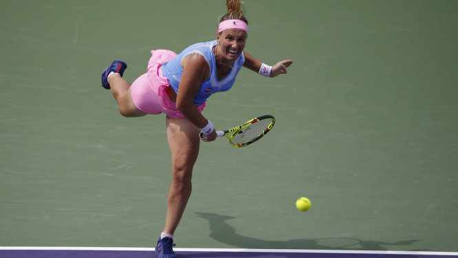 kuznetsova bat ngo danh bai dkvd serena williams o giai miami mo rong