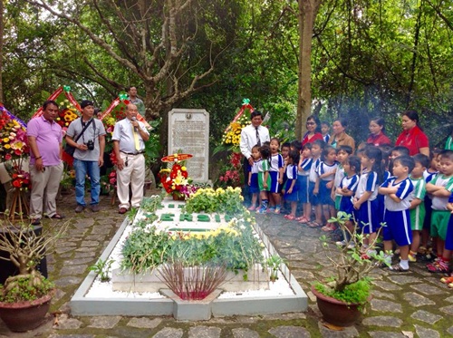 ky niem 74 nam ngay mat bac si ayersin