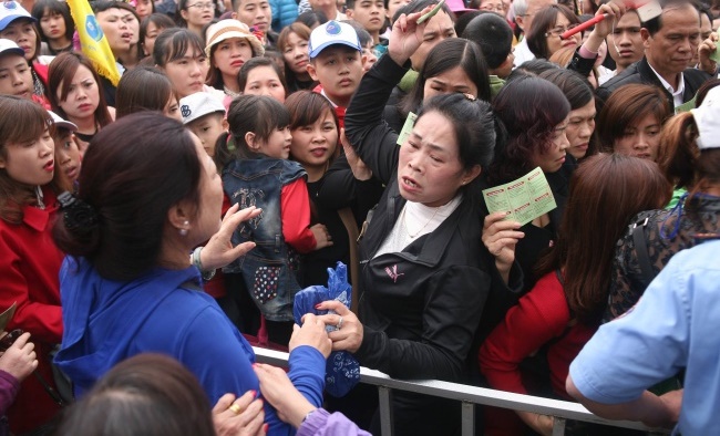 btc le hoi hoa hong bulgaria o ha noi le hoi dien ra trat tu khach tham du deu cam thay han hoan