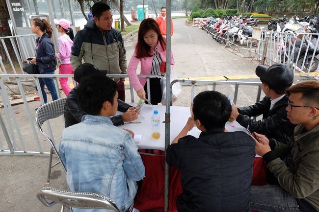 btc le hoi hoa hong bulgaria o ha noi le hoi dien ra trat tu khach tham du deu cam thay han hoan