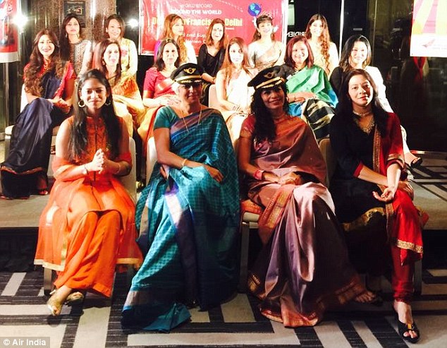 air india lap ky luc khi hoan thanh chuyen bay vong quanh the gioi voi 100 phi hanh doan la nu