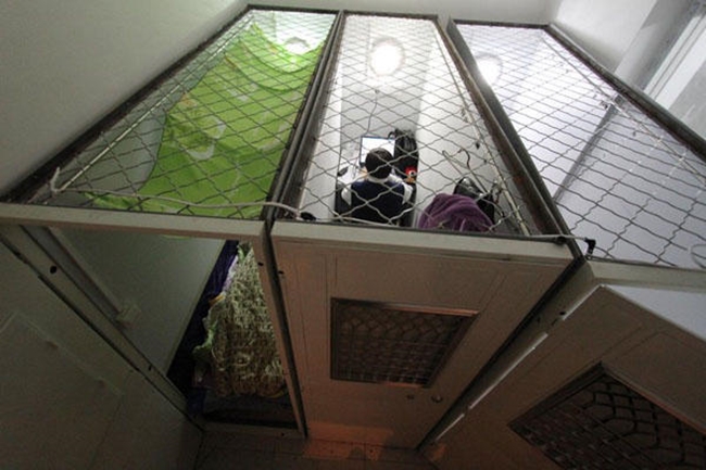 ngop tho trong nhung can phong sieu nho chi co dien tich 2m2 tai cac thanh pho noi tieng dat do o trung quoc