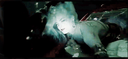 10 canh phim hanh dong neu phan tich se thay cuc ky vo ly chi vi dien vien chinh khong the chet