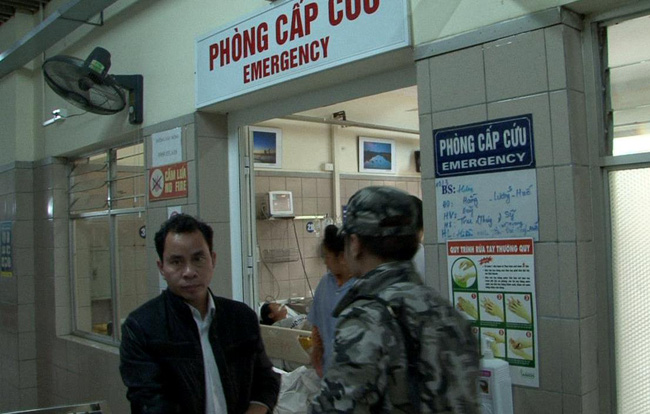 khoi to vu an khien 12 sinh vien nhap vien vi ngo doc ruou sau cuoc nhau tu trua den dem ngay 83