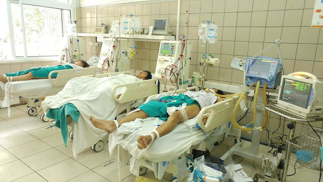 khoi to vu an khien 12 sinh vien nhap vien vi ngo doc ruou sau cuoc nhau tu trua den dem ngay 83