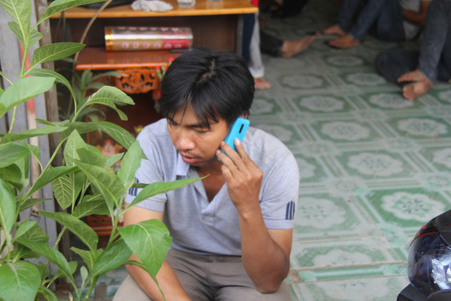 tro ve sau cuoc nhau chong that than nhin vo cung hai con gai song sinh 5 tuoi da chet chay