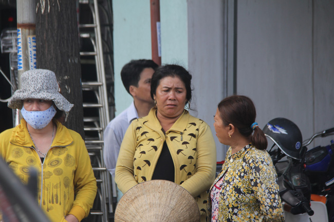tro ve sau cuoc nhau chong that than nhin vo cung hai con gai song sinh 5 tuoi da chet chay