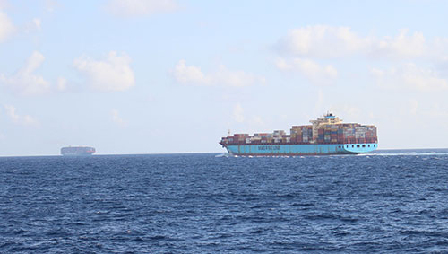 phat 3 5 trieu dong khi van chuyen mua ban hang hoa trai phep tren bien