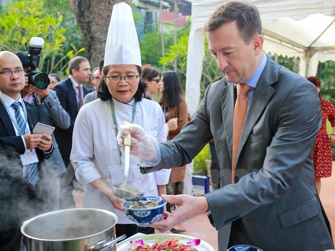 gioi thieu van hoa am thuc phap qua ngay hoi am thuc