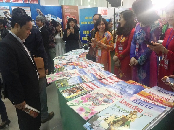 bao chi viet nam dong hanh cung dat nuoc doi moi