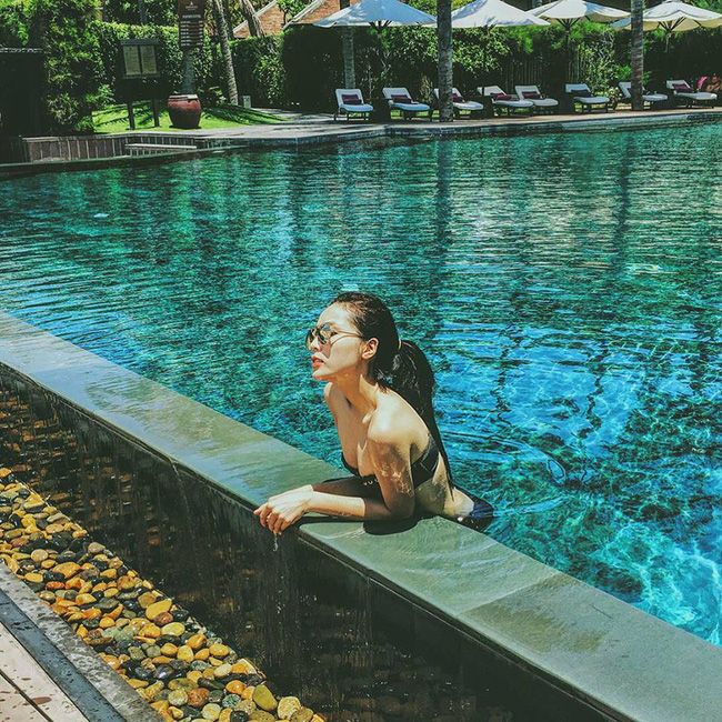 lan mot hoi sau bao scandal ky duyen bat ngo khoe dang sieu nuot voi bikini nong bong