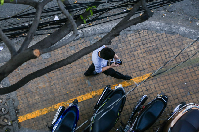 via he sai gon sau khi duoc phan chia bang vach ke nguoi di bo thoai mai dan buon ban hai long