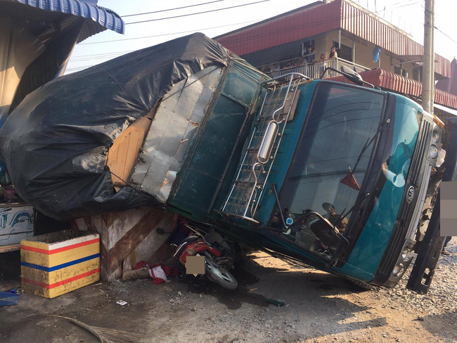 dung mua nuoc mia co gai bi xe cho go sut xuong ong cong de chet thuong tam