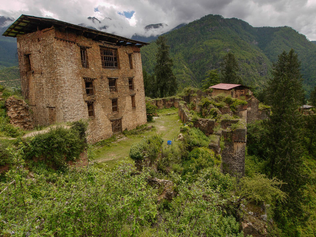 giua vong xoay cuong quay cua cuoc song it nhat hay mot lan den bhutan de co duoc nhung ngay binh di va an yen