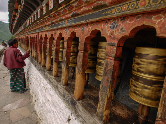 giua vong xoay cuong quay cua cuoc song it nhat hay mot lan den bhutan de co duoc nhung ngay binh di va an yen
