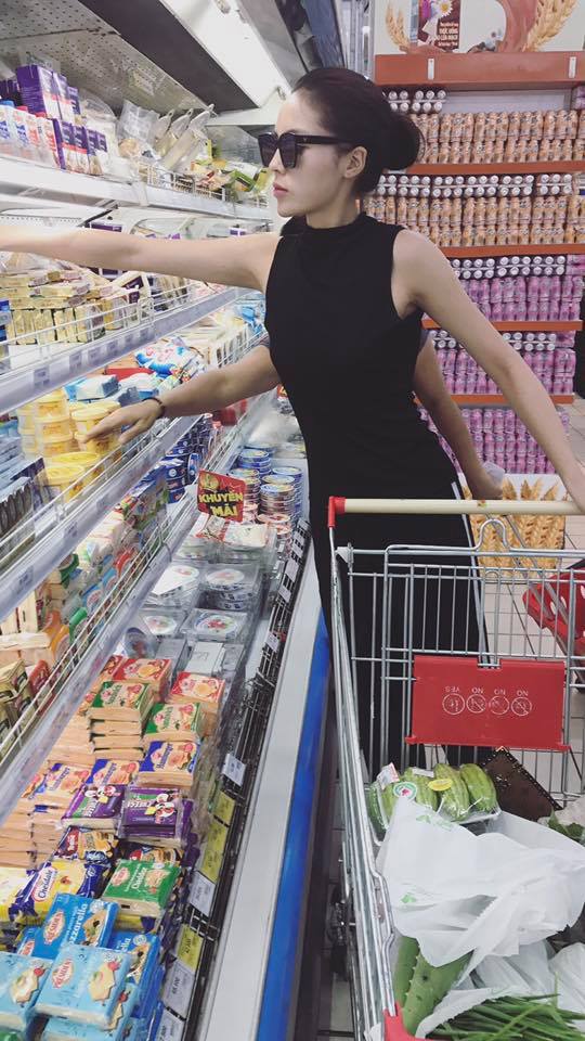 ky duyen lai tiep tuc khien fan hoang mang vi chiec cam dai va nhon bat thuong