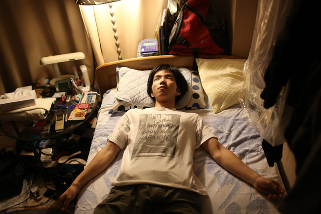 ven buc man bi mat ve cuoc song lan khuat hang chuc nam trong nhung can phong cua hon trieu nguoi nhat