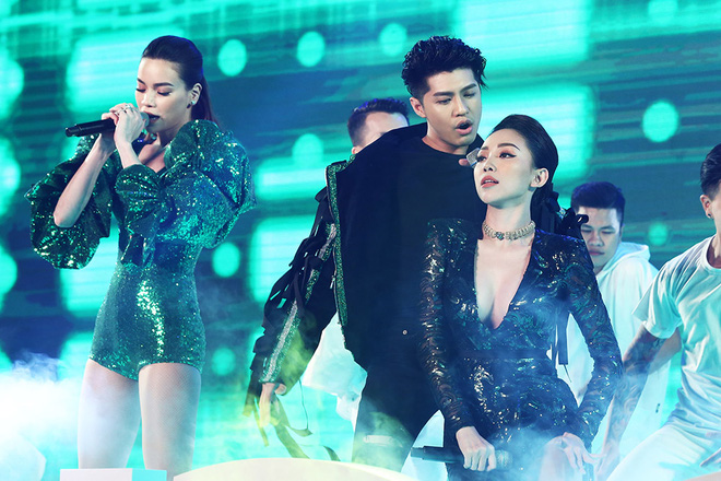 ho ngoc ha toc tien xuat hien goi cam tai su kien