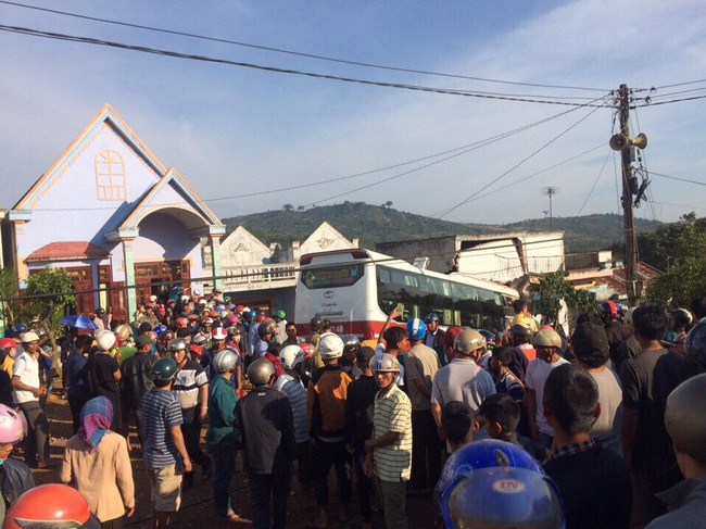 xe khach phuong trang doi dau xe thanh buoi 2 nan nhan tu vong nhieu nguoi khac nguy kich