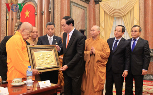 cong dong nguoi viet o nuoc ngoai la bo phan khong the tach roi cua dan toc