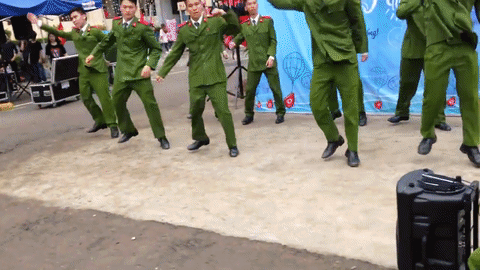 clip sau vietnam airlines bong bong bang bang phien ban cac chien si hoc vien cong an lai gay sot