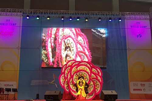 hon 1000 thanh nien viet nam tham du iyf world camp 2017