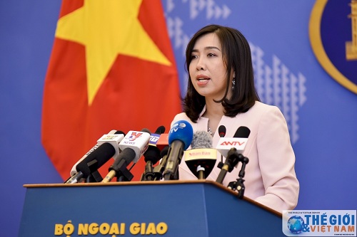tau san bay hoa ky tham viet nam thuc day quan he hai nuoc duy tri hoa binh khu vuc