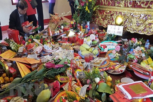 chan chinh bieu hien lech chuan trong van hoa ung xu tai noi tho tu