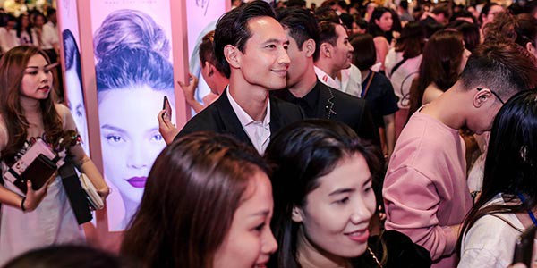 ho ngoc ha mac goi cam cong khai tinh tu voi kim ly truoc dam dong
