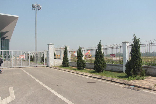 lanh dao san bay vinh ly giai viec nam sinh vien dot nhap len may bay