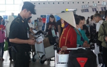 tang cuong nhan vien kiem soat an ninh san bay vinh sau vu nam thanh nien tam than dot nhap