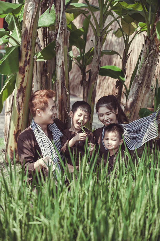 bo anh moi day hanh phuc cua gia dinh dang khoi thuy anh