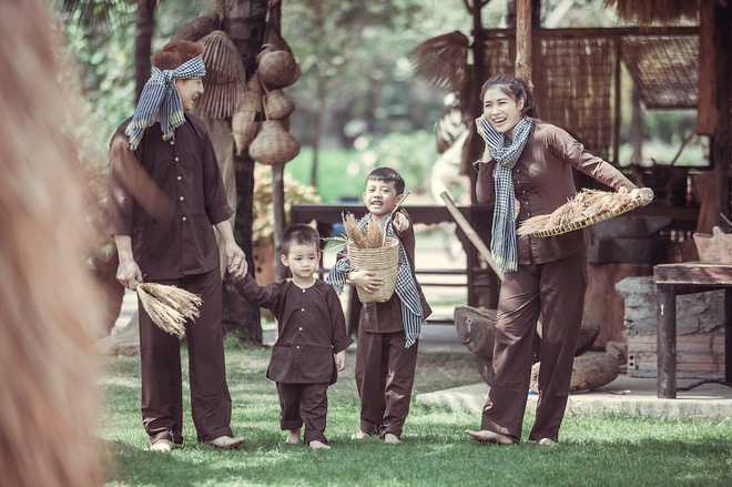 bo anh moi day hanh phuc cua gia dinh dang khoi thuy anh