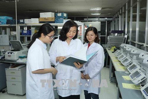 nu tien si no luc ngan chan su bat hanh cho nhieu gia dinh tre
