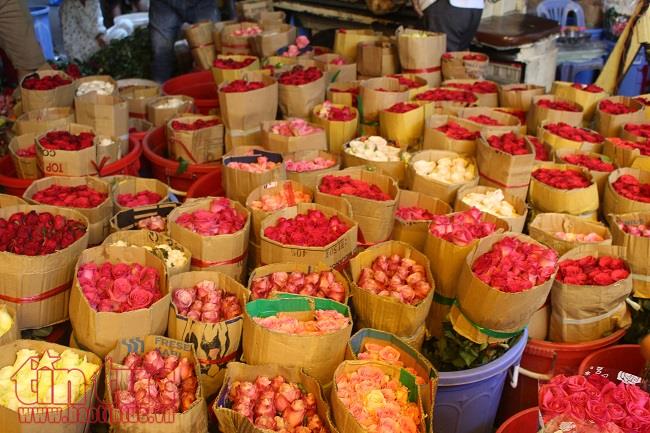 nhieu loai hoa moi la phuc vu ngay quoc te phu nu 83