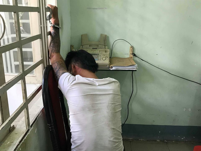 vu chien si csgt bi o to cho thuoc la lau tong vang xuong duong 2 tai xe duong tinh voi ma tuy