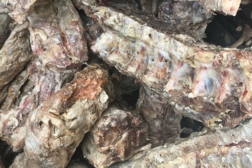 tieu huy 34 tan thuc pham ban xu phat 25 ty dong o sai gon