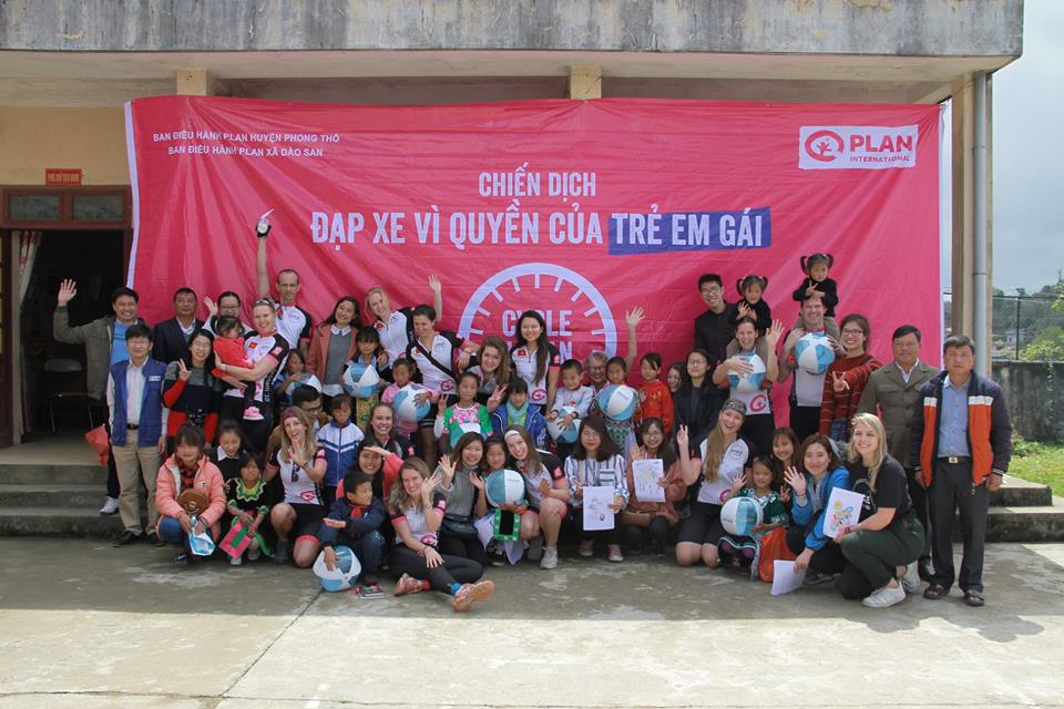 15 nha bao tro tu ha lan dap xe gay quy vi quyen tre em gai