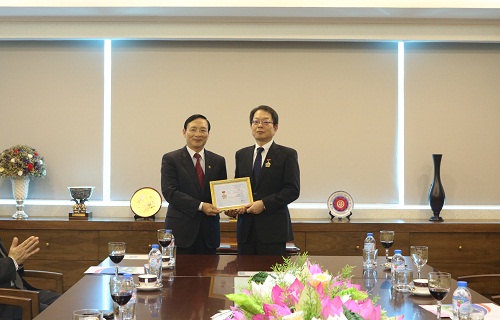 truong dai dien jica viet nam nhan ky niem chuong vi hoa binh huu nghi giua cac dan toc