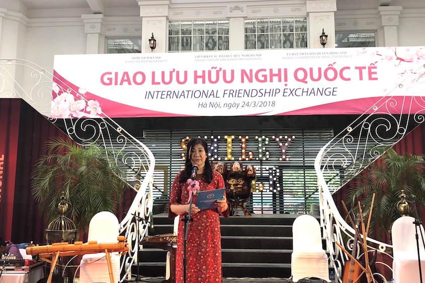 ban be quoc te du xuan huu nghi tai di tich co loa
