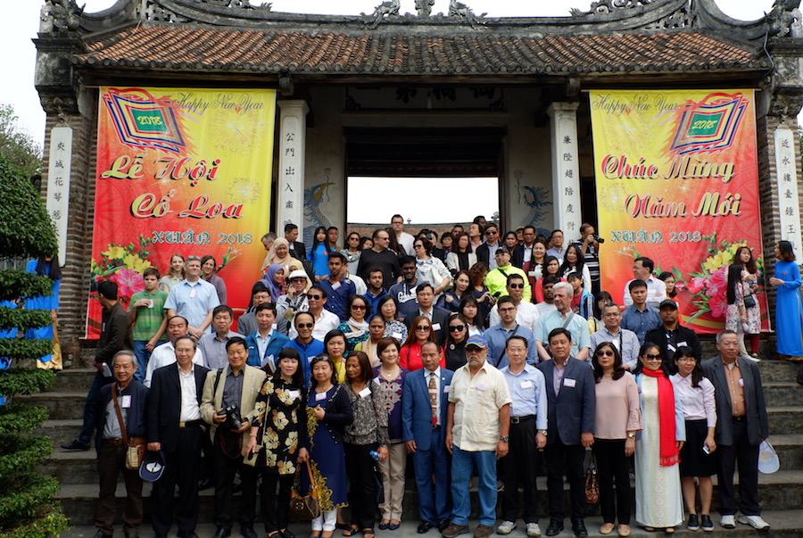 ban be quoc te du xuan huu nghi tai di tich co loa