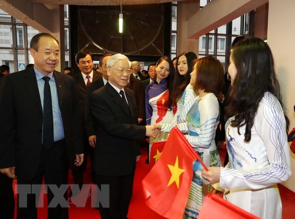 tong bi thu nguyen phu trong du khai truong tru so moi trung tam van hoa viet nam tai phap