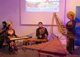 ty phu phap tuyen bo chi tien khung de xay lai nha tho duc ba paris la ai