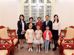chu tich vufo nguyen phuong nga gan hoat dong hoa binh huu nghi voi thu hut dau tu