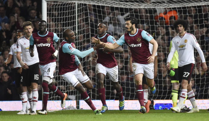 danh bai west ham mu vao ban ket fa cup